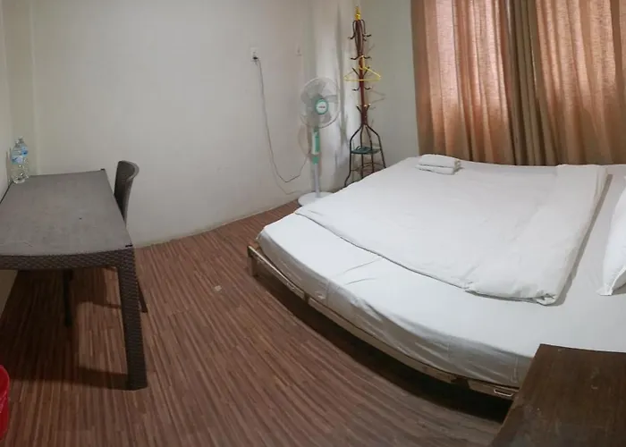 Down To Earth Bed and breakfast 3*